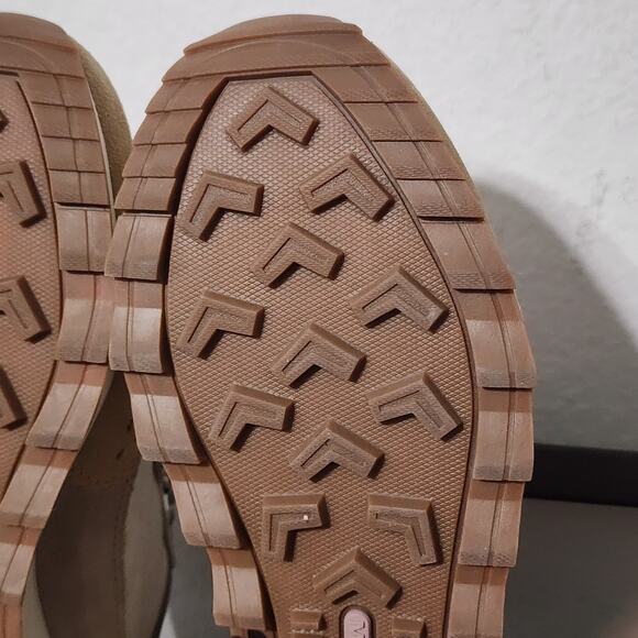 Merrell Women's Tan and White Sneakers - Picture 7 of 9